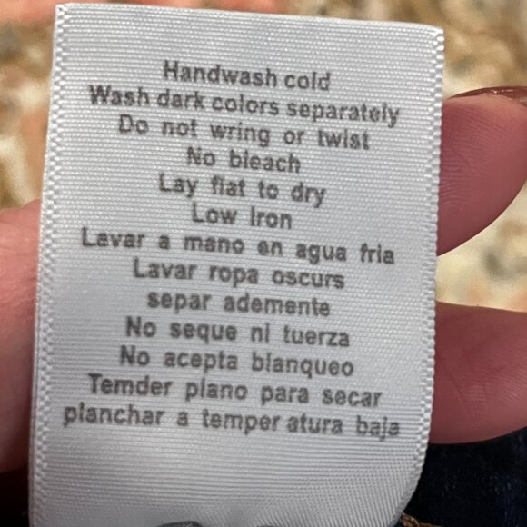 LIKE NEW} Judy Blue, 5-Pocket Mid-Rise, Cuffed Shorts / Size L - Picture 8 of 9